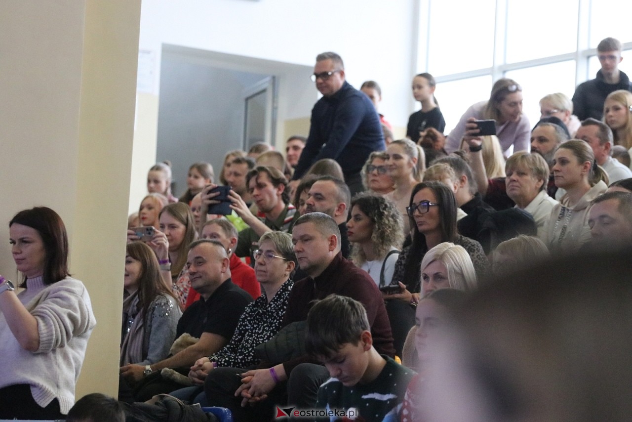 Świąteczna Gala Bezwahania Dance Center [13.12.2025] - zdjęcie #170 - eOstroleka.pl