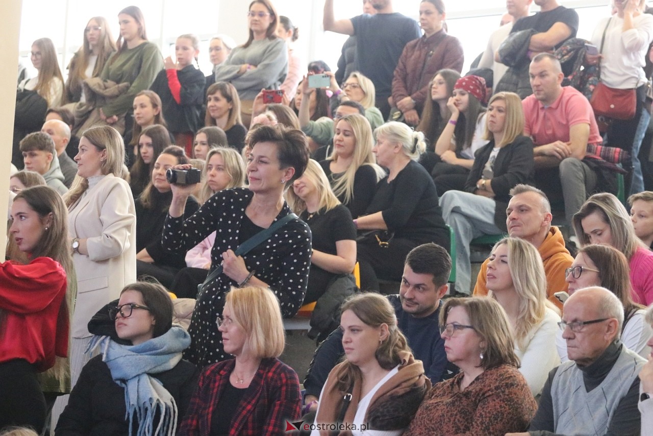Świąteczna Gala Bezwahania Dance Center [13.12.2025] - zdjęcie #168 - eOstroleka.pl