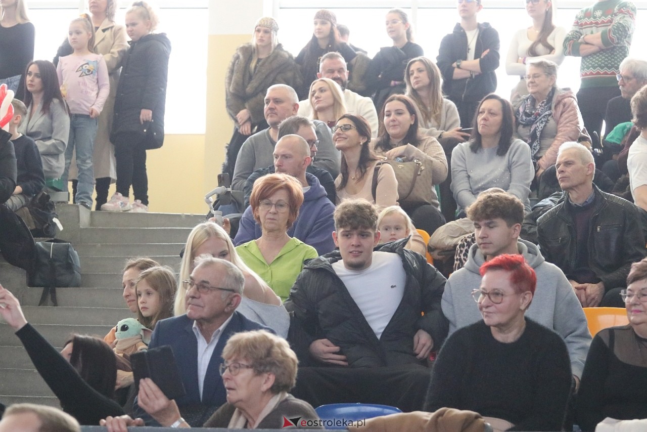 Świąteczna Gala Bezwahania Dance Center [13.12.2025] - zdjęcie #166 - eOstroleka.pl