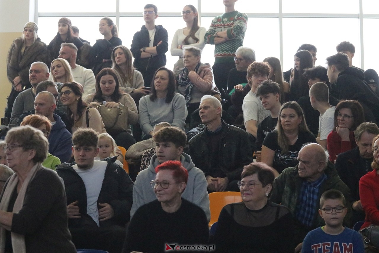 Świąteczna Gala Bezwahania Dance Center [13.12.2025] - zdjęcie #165 - eOstroleka.pl