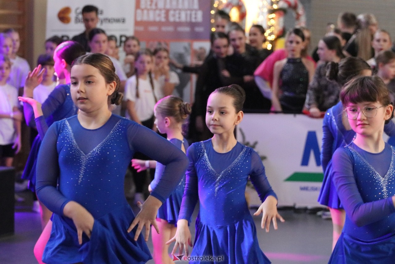 Świąteczna Gala Bezwahania Dance Center [13.12.2025] - zdjęcie #156 - eOstroleka.pl