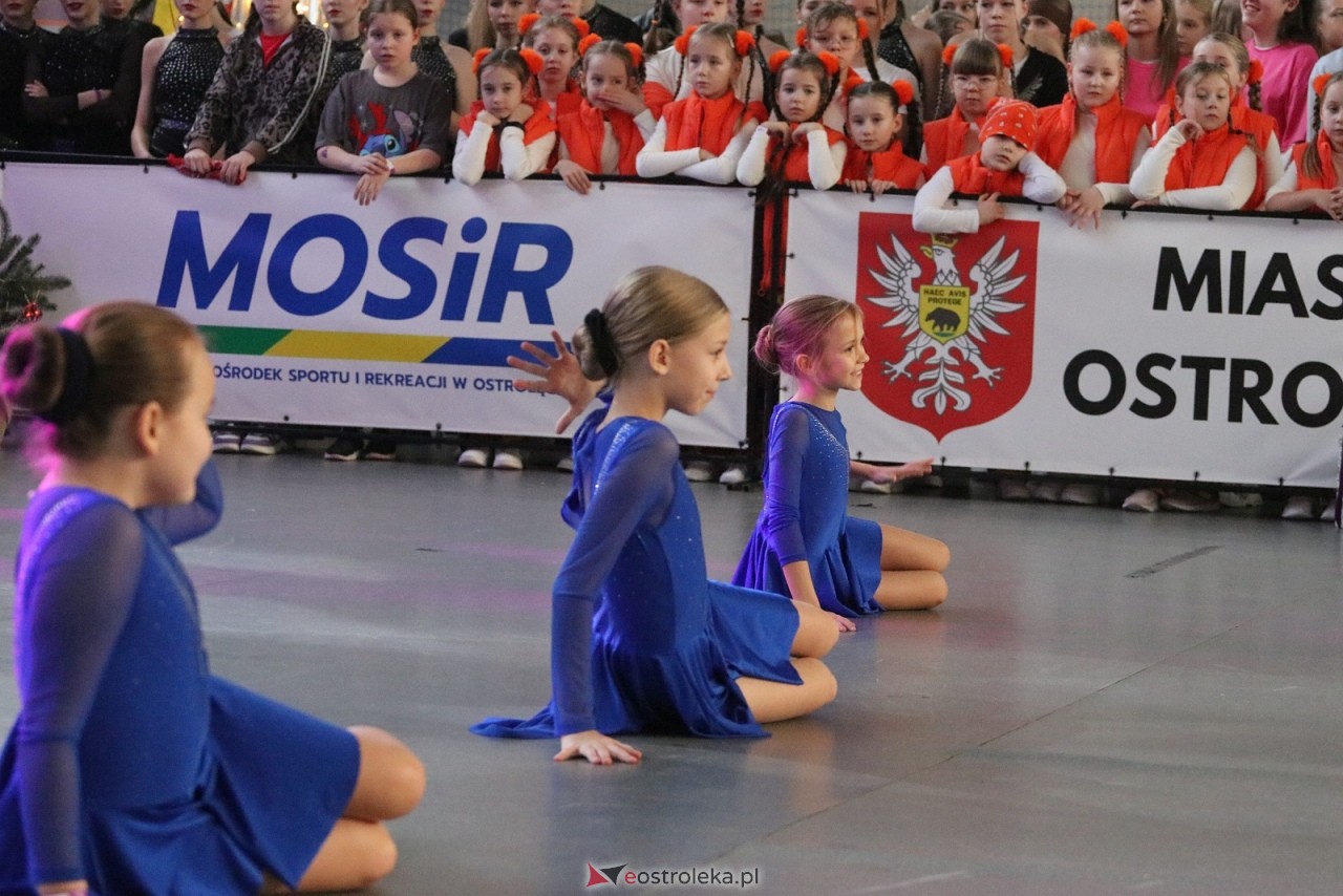 Świąteczna Gala Bezwahania Dance Center [13.12.2025] - zdjęcie #154 - eOstroleka.pl