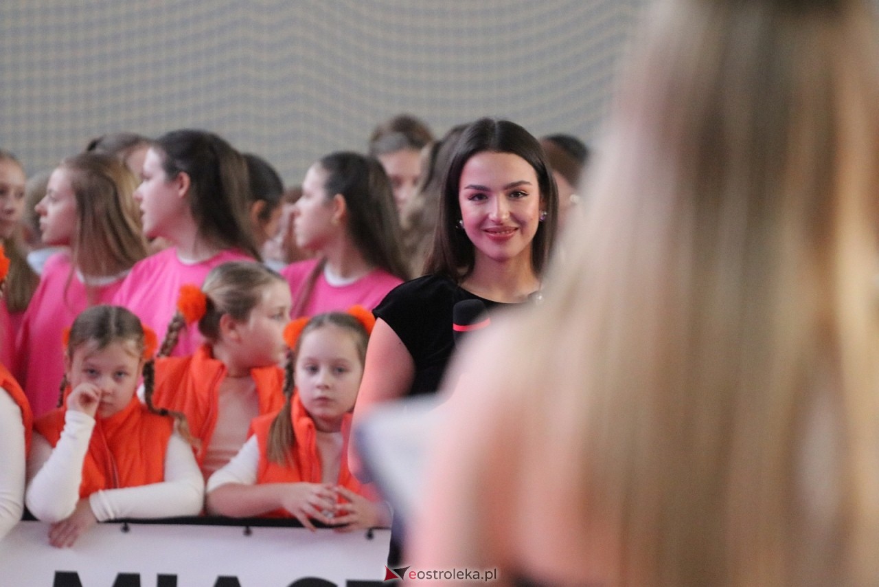 Świąteczna Gala Bezwahania Dance Center [13.12.2025] - zdjęcie #153 - eOstroleka.pl