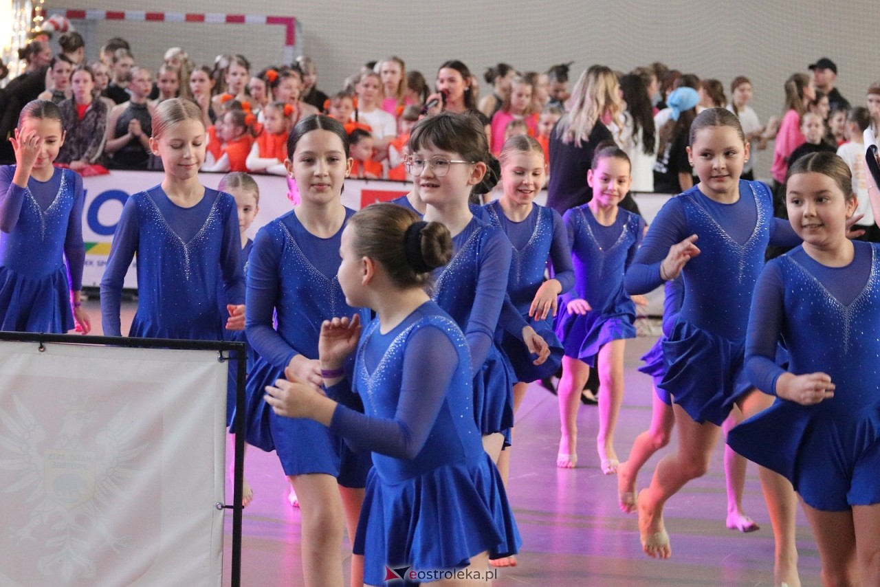 Świąteczna Gala Bezwahania Dance Center [13.12.2025] - zdjęcie #150 - eOstroleka.pl