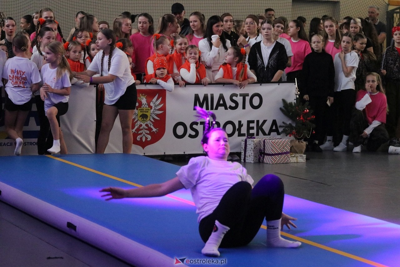 Świąteczna Gala Bezwahania Dance Center [13.12.2025] - zdjęcie #140 - eOstroleka.pl
