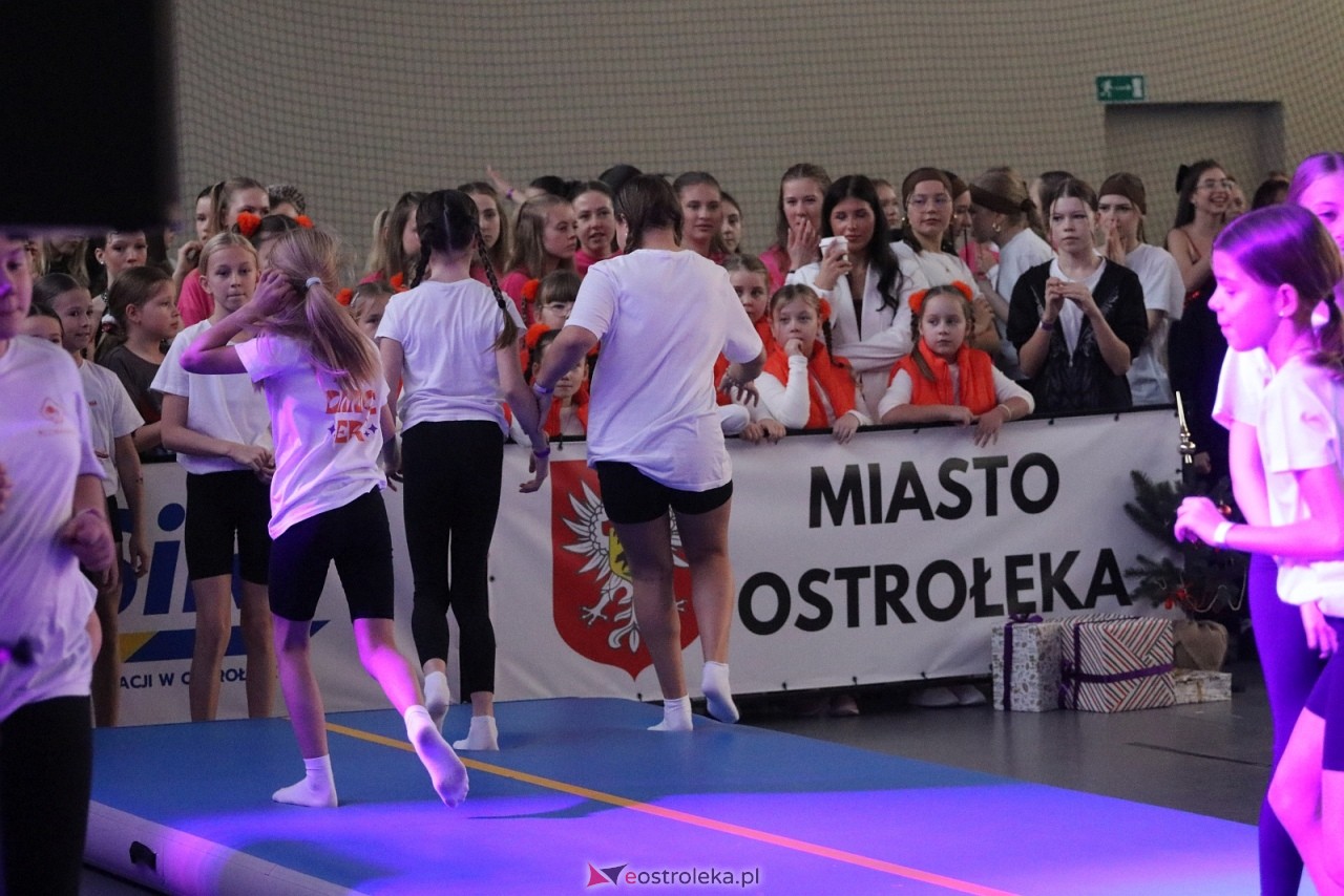 Świąteczna Gala Bezwahania Dance Center [13.12.2025] - zdjęcie #138 - eOstroleka.pl