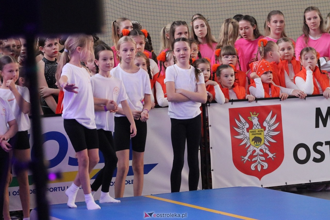 Świąteczna Gala Bezwahania Dance Center [13.12.2025] - zdjęcie #137 - eOstroleka.pl