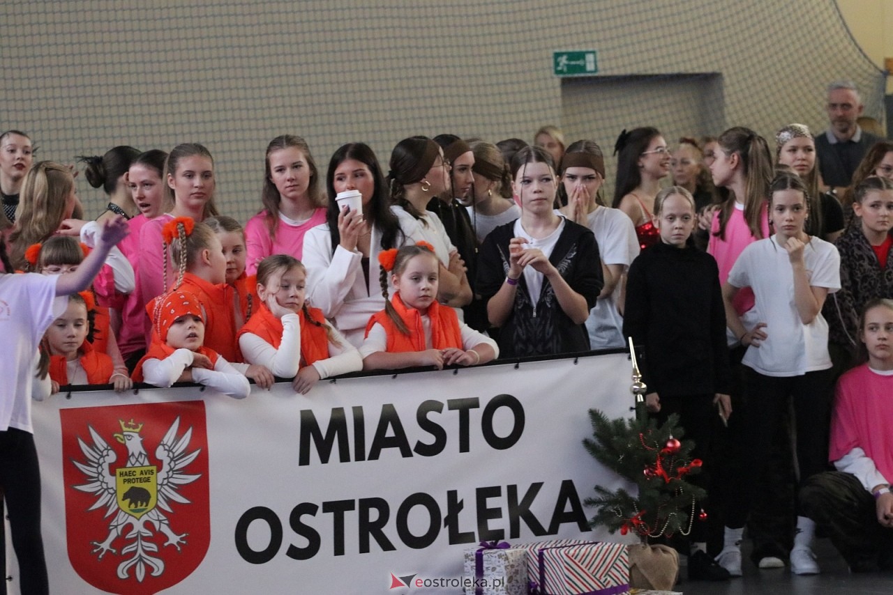 Świąteczna Gala Bezwahania Dance Center [13.12.2025] - zdjęcie #136 - eOstroleka.pl