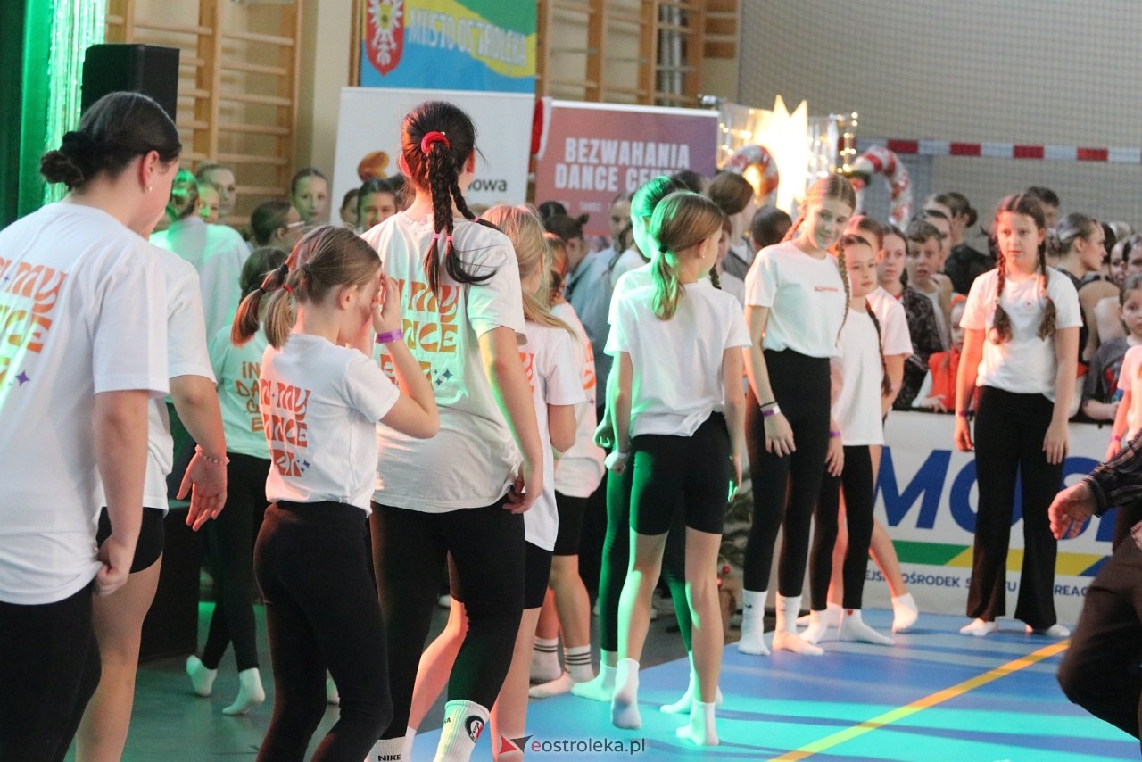 Świąteczna Gala Bezwahania Dance Center [13.12.2025] - zdjęcie #134 - eOstroleka.pl