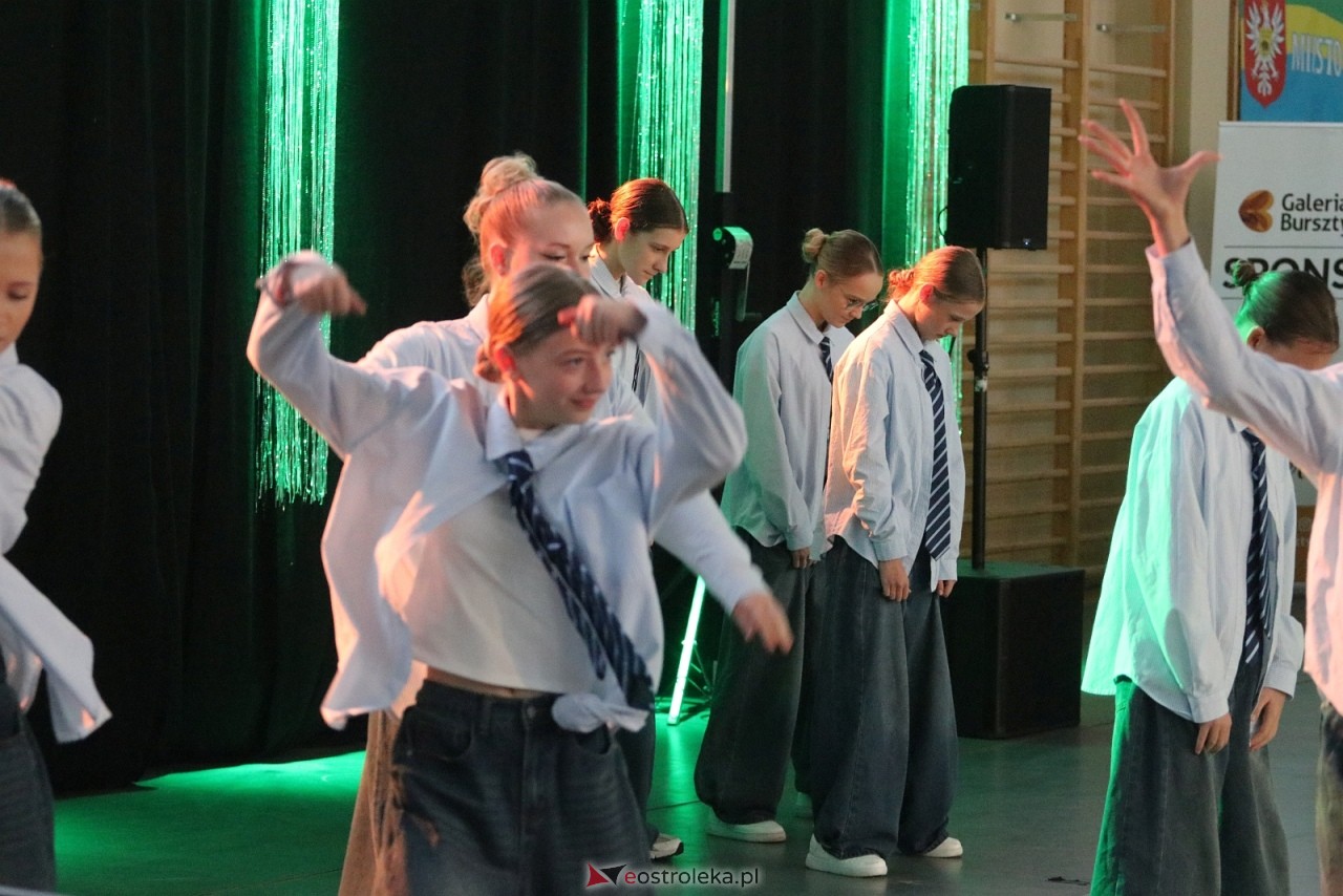 Świąteczna Gala Bezwahania Dance Center [13.12.2025] - zdjęcie #128 - eOstroleka.pl