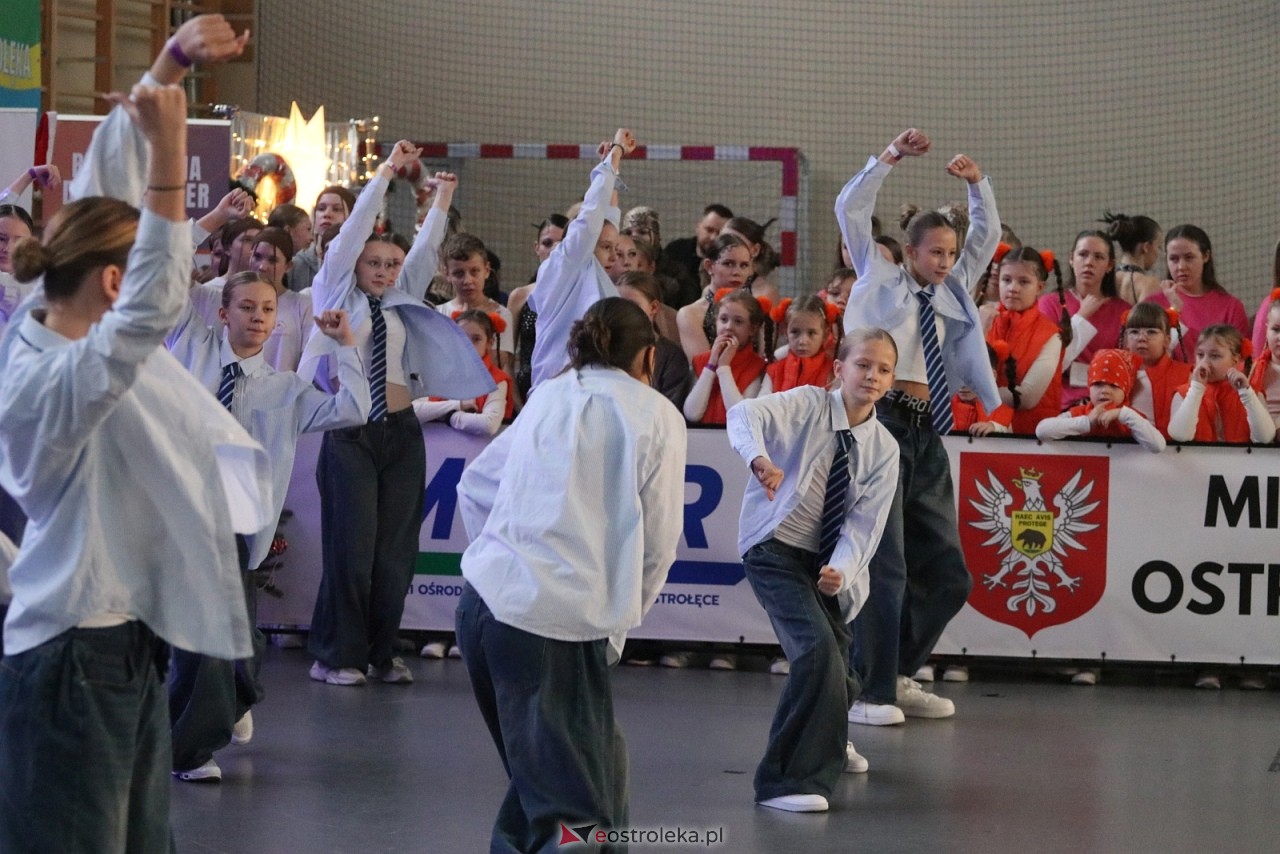 Świąteczna Gala Bezwahania Dance Center [13.12.2025] - zdjęcie #127 - eOstroleka.pl