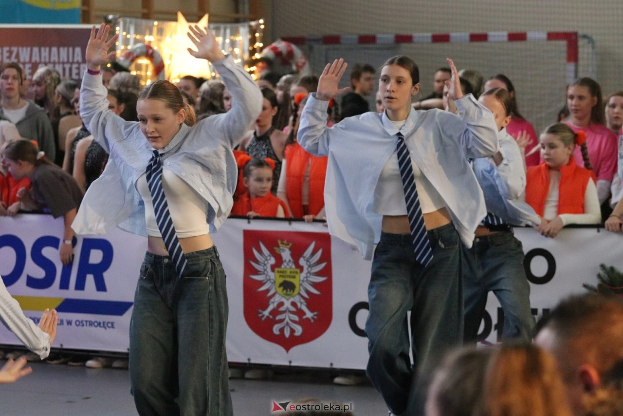 Świąteczna Gala Bezwahania Dance Center [13.12.2025] - zdjęcie #123 - eOstroleka.pl