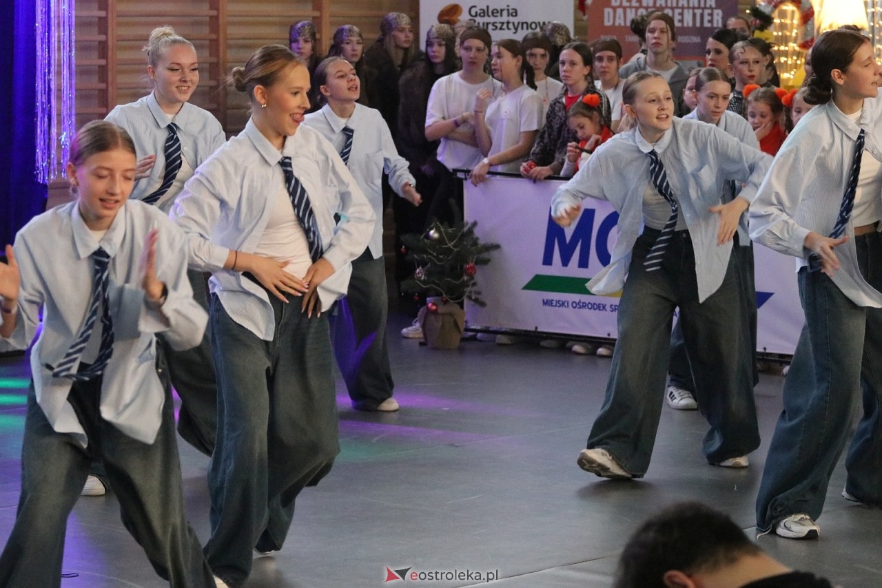 Świąteczna Gala Bezwahania Dance Center [13.12.2025] - zdjęcie #120 - eOstroleka.pl