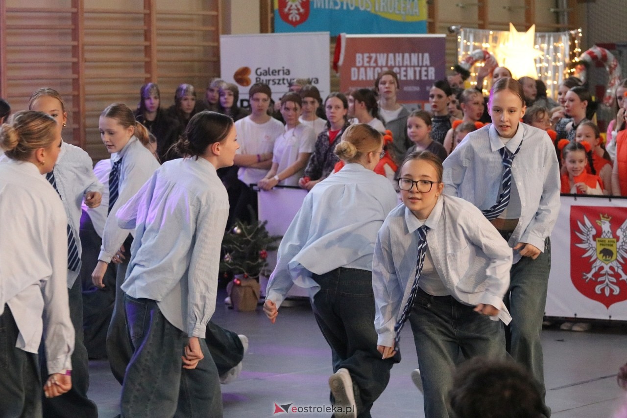 Świąteczna Gala Bezwahania Dance Center [13.12.2025] - zdjęcie #115 - eOstroleka.pl