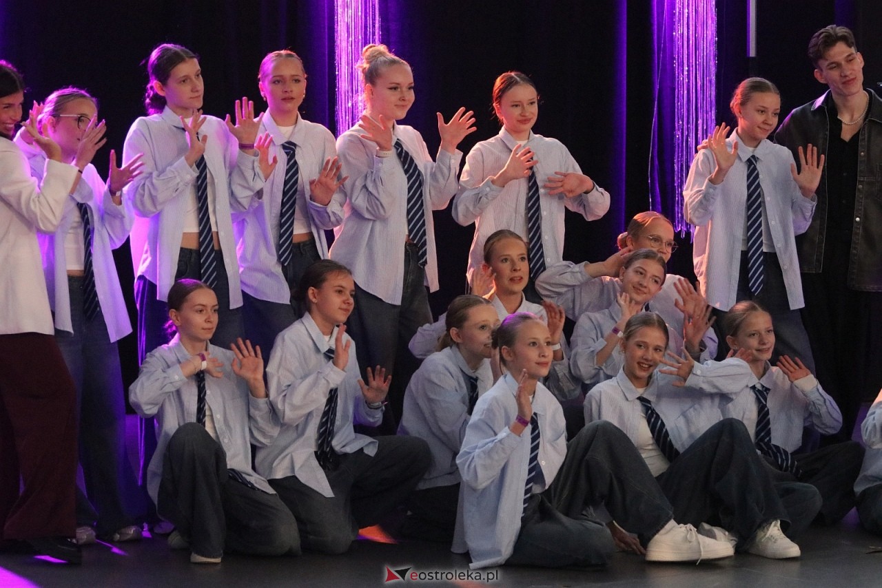 Świąteczna Gala Bezwahania Dance Center [13.12.2025] - zdjęcie #112 - eOstroleka.pl