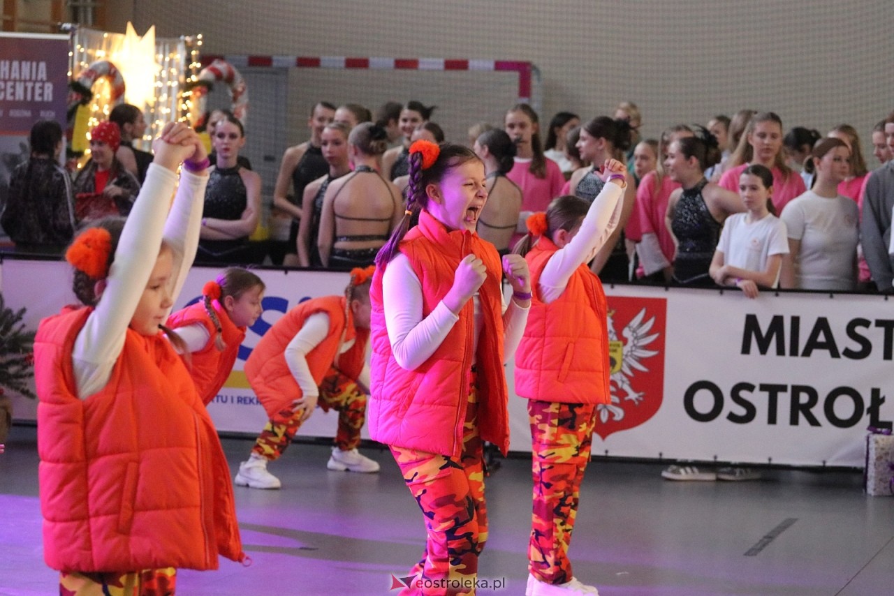 Świąteczna Gala Bezwahania Dance Center [13.12.2025] - zdjęcie #110 - eOstroleka.pl
