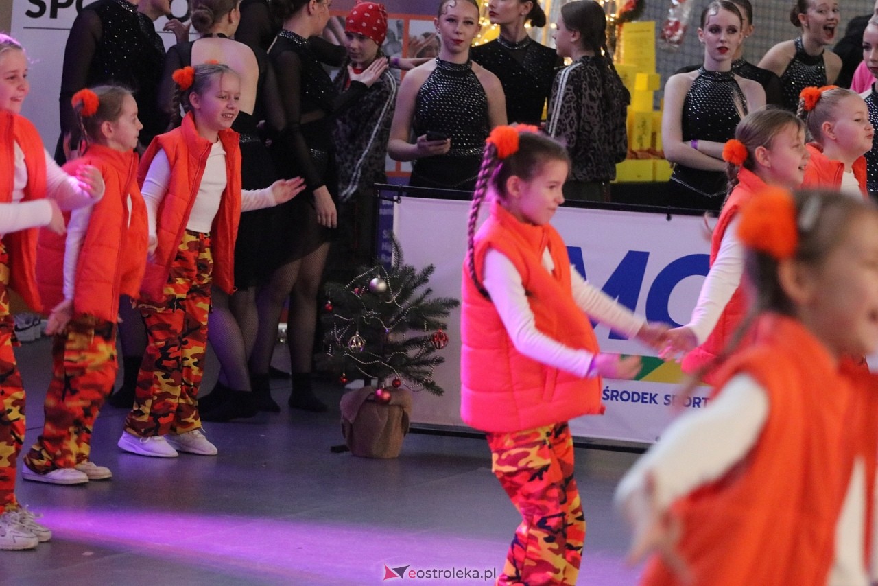 Świąteczna Gala Bezwahania Dance Center [13.12.2025] - zdjęcie #109 - eOstroleka.pl