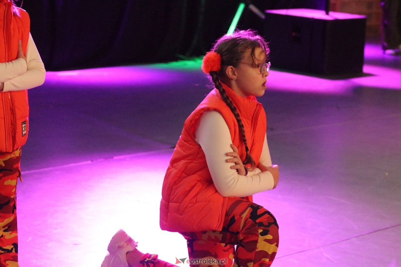 Świąteczna Gala Bezwahania Dance Center [13.12.2025] - zdjęcie #108 - eOstroleka.pl