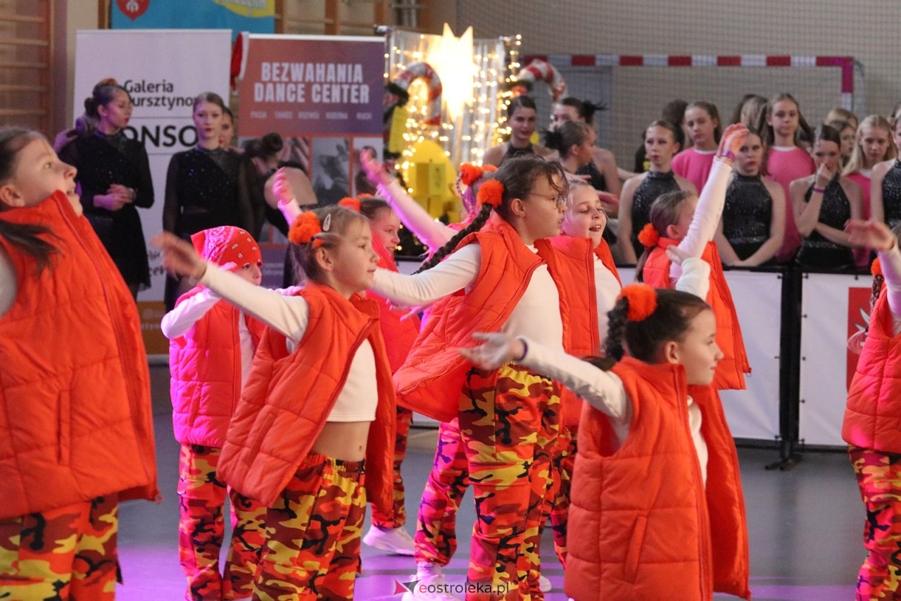 Świąteczna Gala Bezwahania Dance Center [13.12.2025] - zdjęcie #107 - eOstroleka.pl