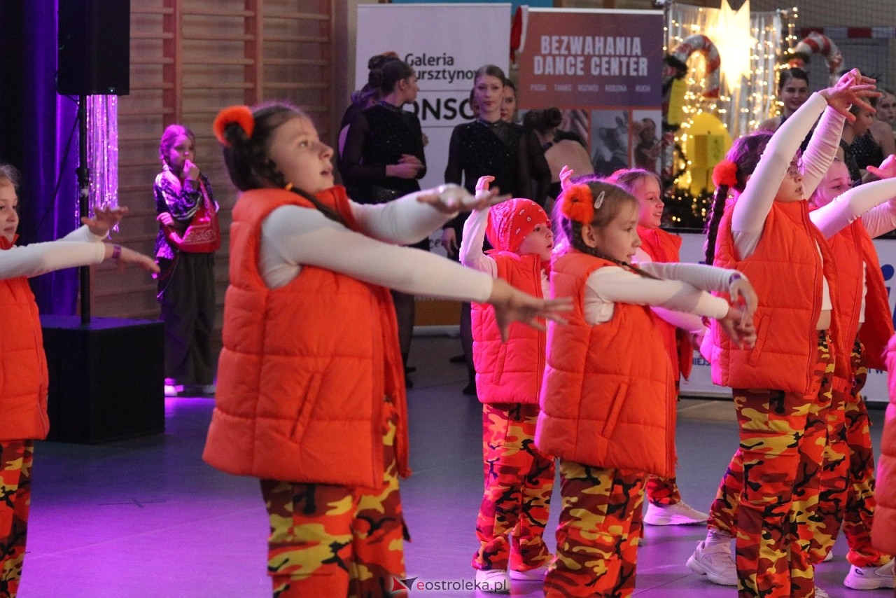 Świąteczna Gala Bezwahania Dance Center [13.12.2025] - zdjęcie #106 - eOstroleka.pl