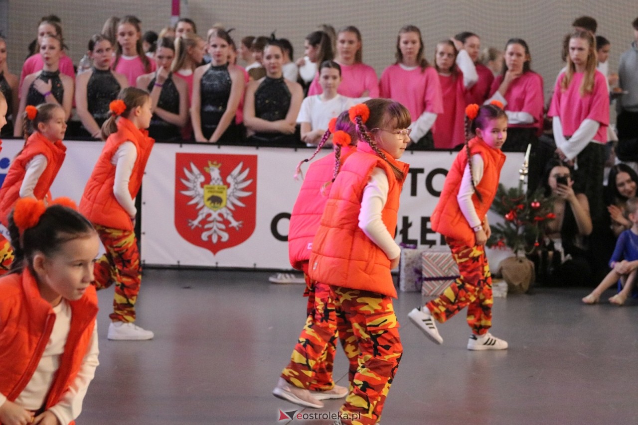 Świąteczna Gala Bezwahania Dance Center [13.12.2025] - zdjęcie #105 - eOstroleka.pl