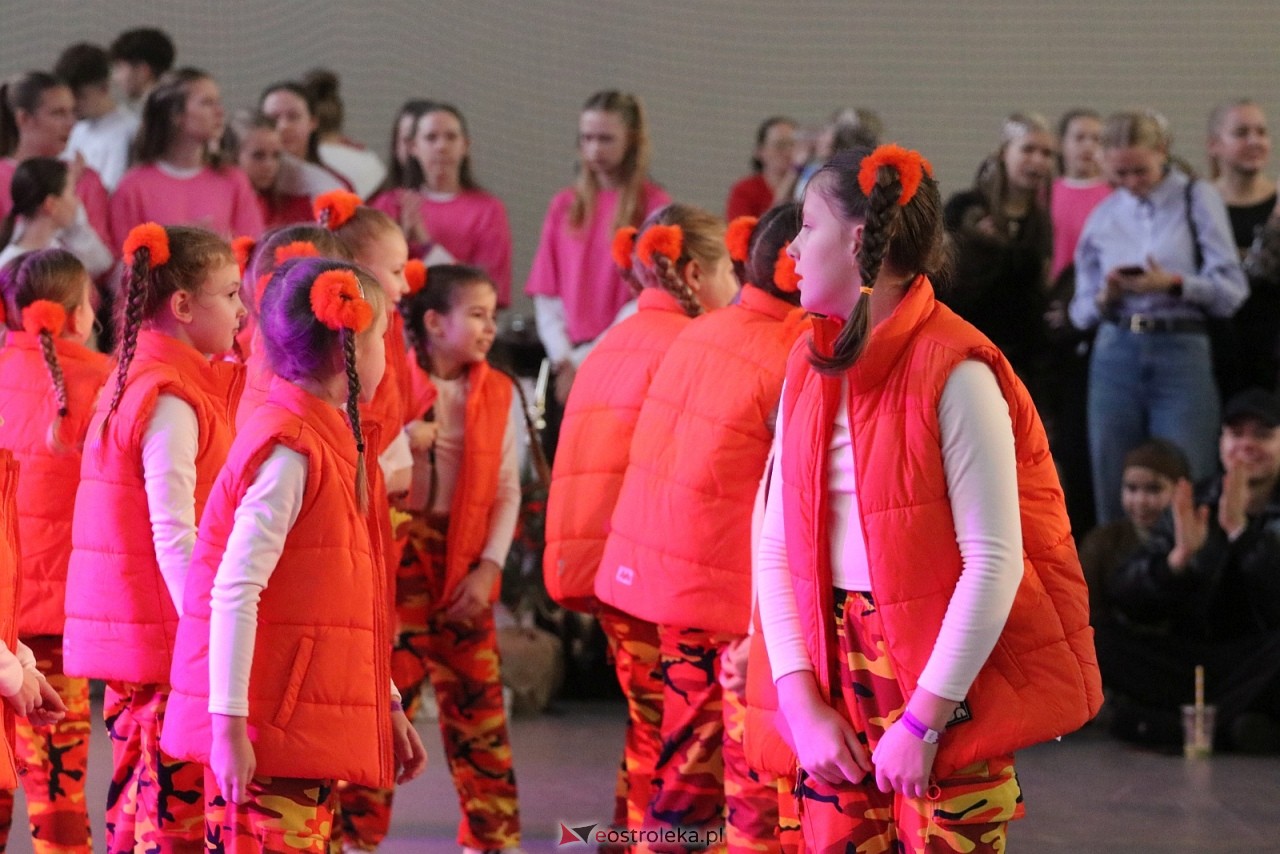 Świąteczna Gala Bezwahania Dance Center [13.12.2025] - zdjęcie #101 - eOstroleka.pl