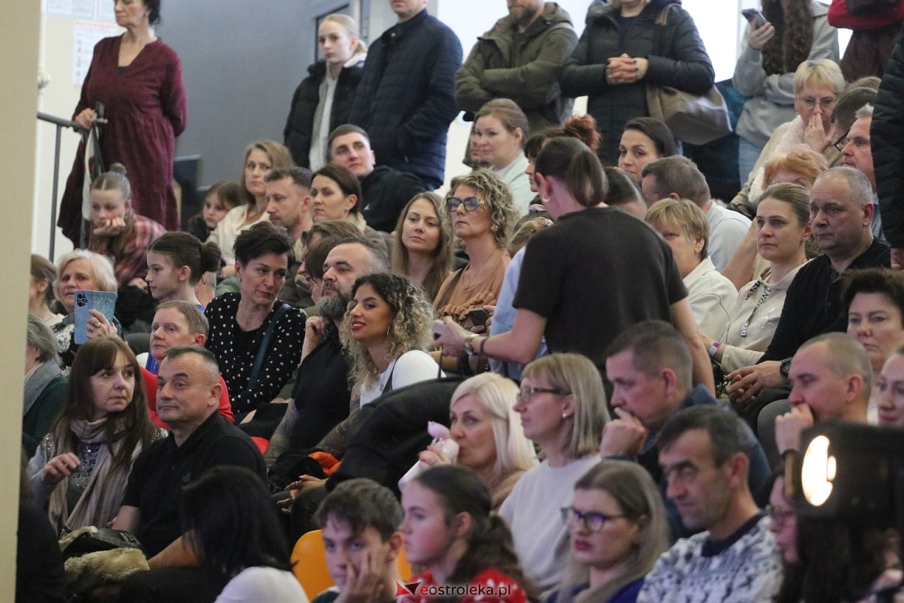 Świąteczna Gala Bezwahania Dance Center [13.12.2025] - zdjęcie #100 - eOstroleka.pl