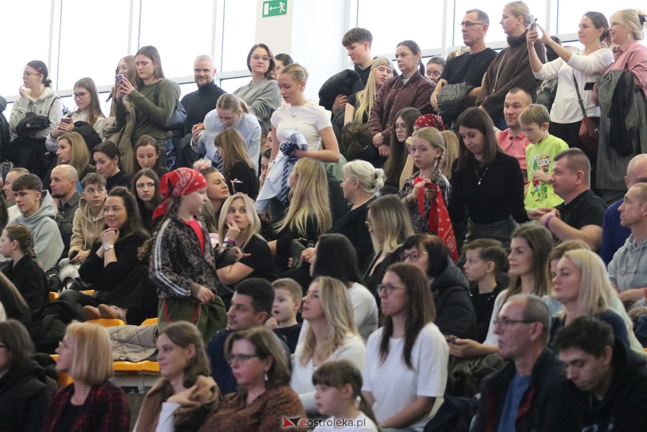 Świąteczna Gala Bezwahania Dance Center [13.12.2025] - zdjęcie #98 - eOstroleka.pl