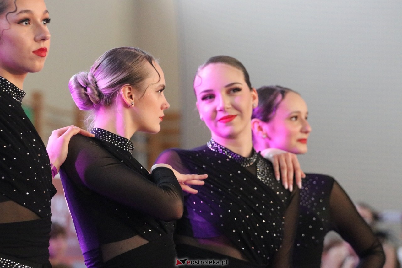 Świąteczna Gala Bezwahania Dance Center [13.12.2025] - zdjęcie #92 - eOstroleka.pl