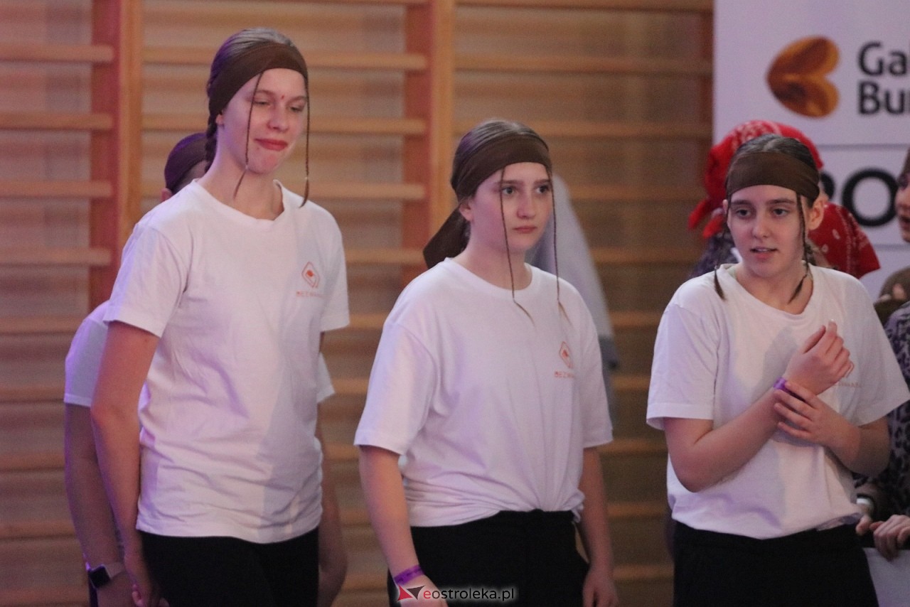 Świąteczna Gala Bezwahania Dance Center [13.12.2025] - zdjęcie #89 - eOstroleka.pl