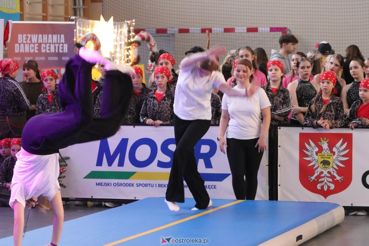 Świąteczna Gala Bezwahania Dance Center [13.12.2025] - zdjęcie #87 - eOstroleka.pl