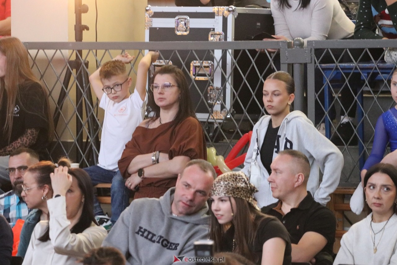 Świąteczna Gala Bezwahania Dance Center [13.12.2025] - zdjęcie #85 - eOstroleka.pl