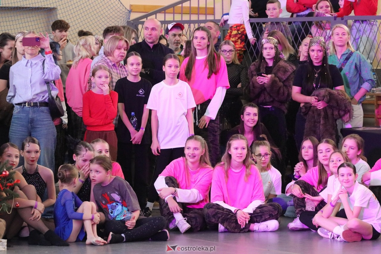 Świąteczna Gala Bezwahania Dance Center [13.12.2025] - zdjęcie #82 - eOstroleka.pl