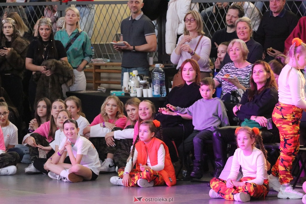 Świąteczna Gala Bezwahania Dance Center [13.12.2025] - zdjęcie #81 - eOstroleka.pl