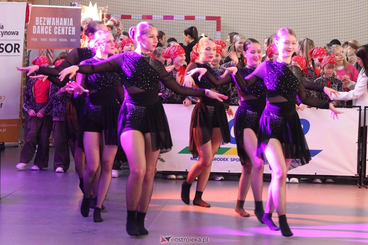 Świąteczna Gala Bezwahania Dance Center [13.12.2025] - zdjęcie #76 - eOstroleka.pl