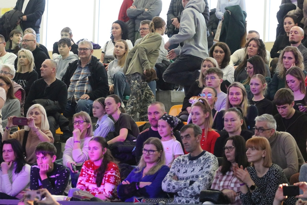 Świąteczna Gala Bezwahania Dance Center [13.12.2025] - zdjęcie #65 - eOstroleka.pl