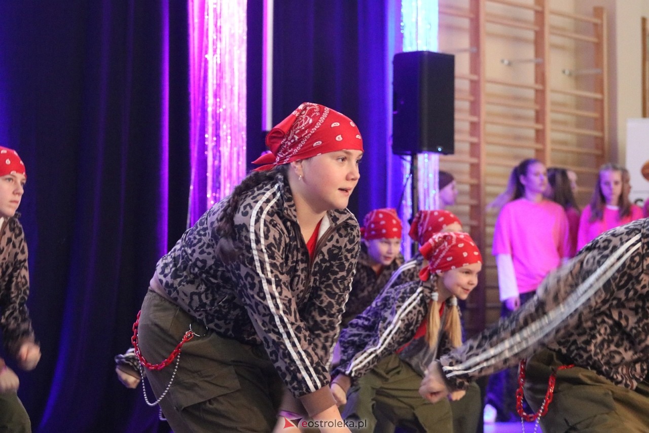 Świąteczna Gala Bezwahania Dance Center [13.12.2025] - zdjęcie #63 - eOstroleka.pl