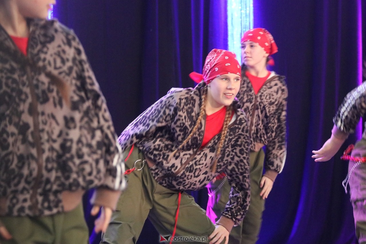 Świąteczna Gala Bezwahania Dance Center [13.12.2025] - zdjęcie #62 - eOstroleka.pl