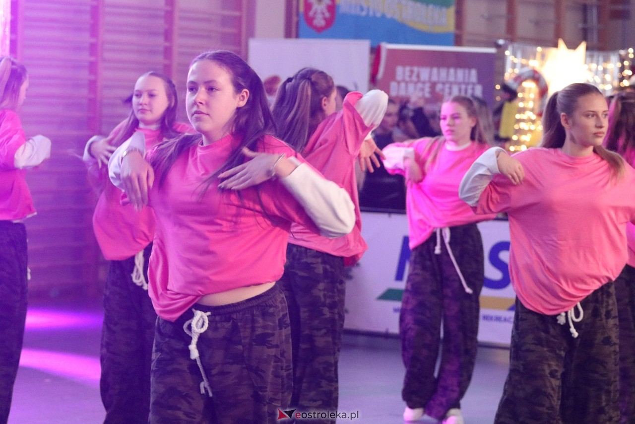 Świąteczna Gala Bezwahania Dance Center [13.12.2025] - zdjęcie #56 - eOstroleka.pl