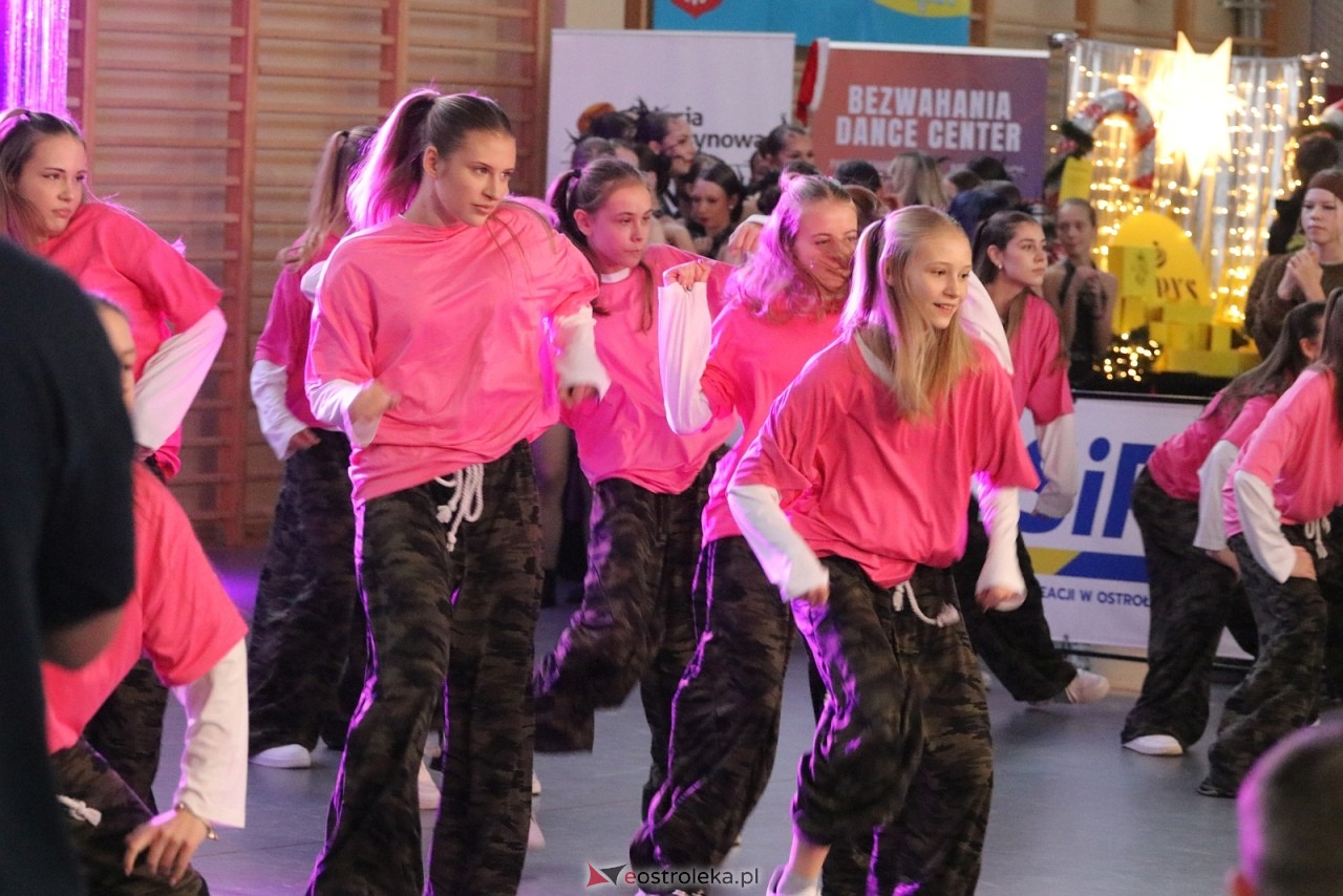 Świąteczna Gala Bezwahania Dance Center [13.12.2025] - zdjęcie #55 - eOstroleka.pl