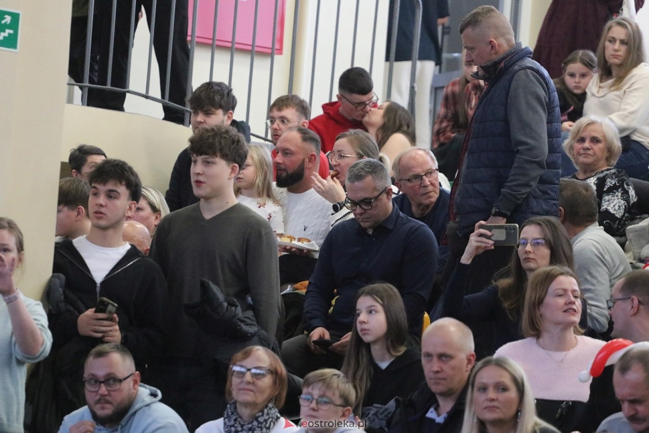 Świąteczna Gala Bezwahania Dance Center [13.12.2025] - zdjęcie #50 - eOstroleka.pl
