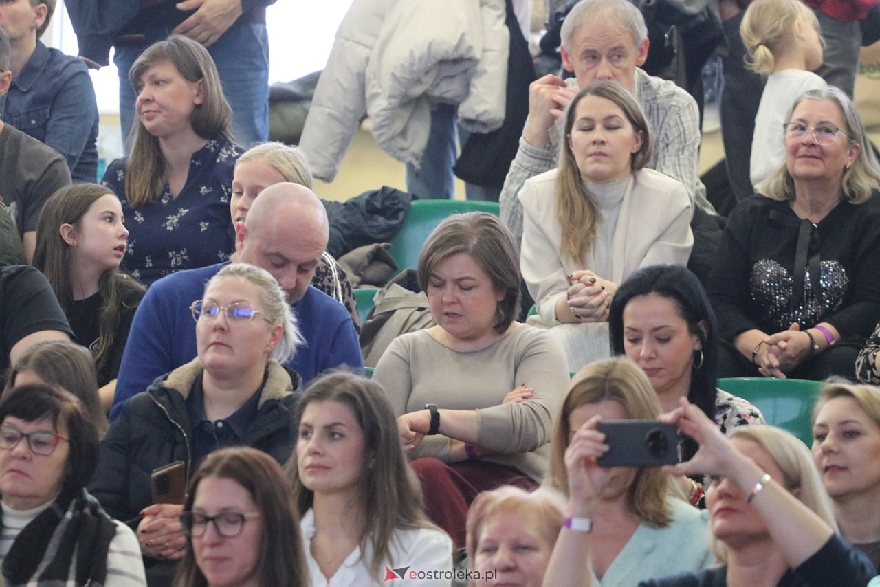 Świąteczna Gala Bezwahania Dance Center [13.12.2025] - zdjęcie #47 - eOstroleka.pl