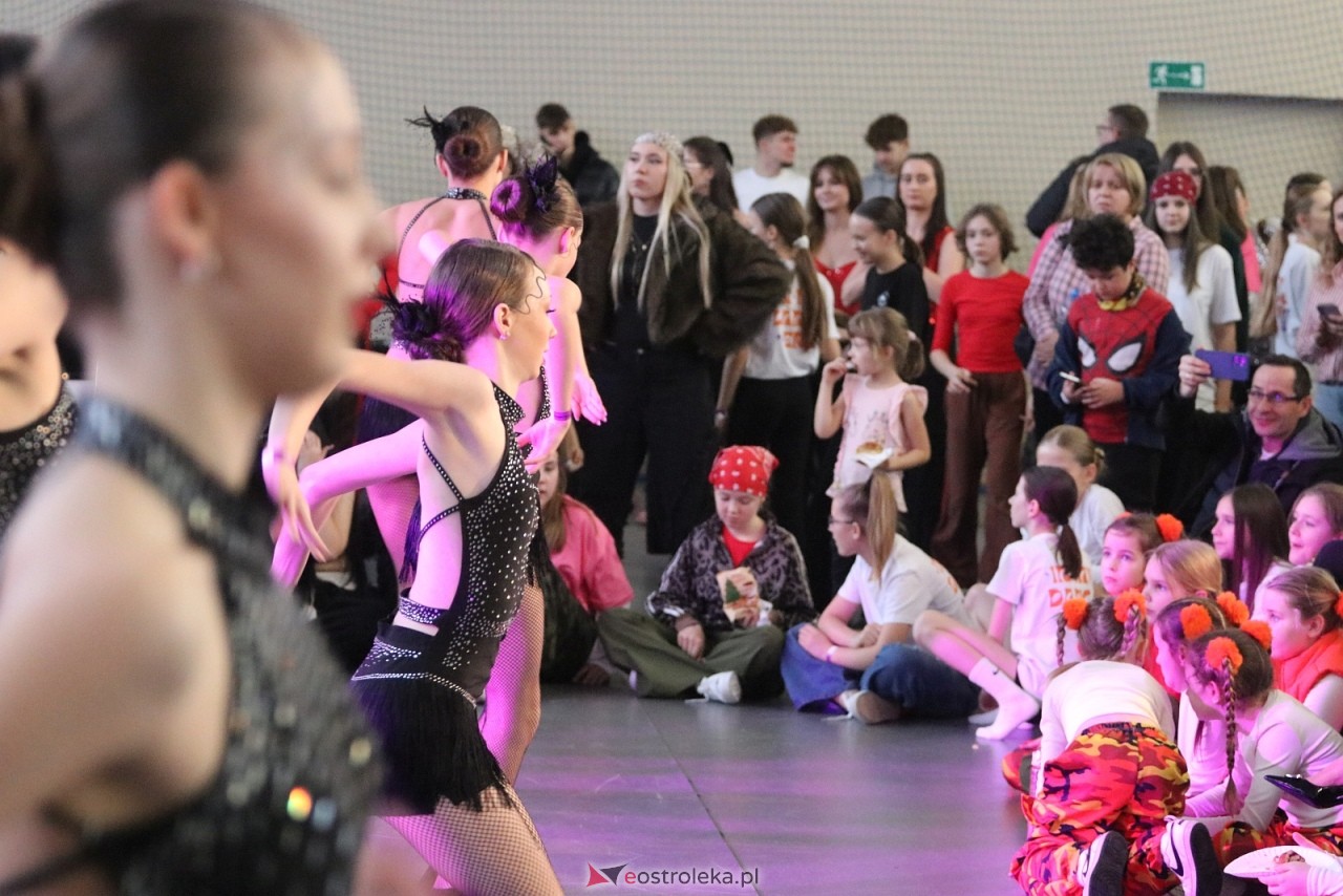 Świąteczna Gala Bezwahania Dance Center [13.12.2025] - zdjęcie #42 - eOstroleka.pl