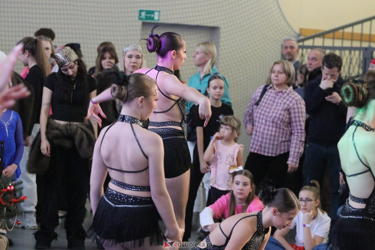Świąteczna Gala Bezwahania Dance Center [13.12.2025] - zdjęcie #40 - eOstroleka.pl