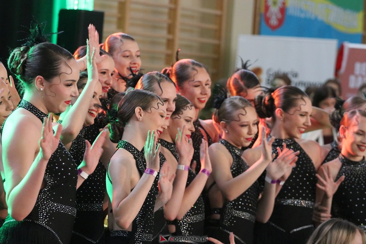 Świąteczna Gala Bezwahania Dance Center [13.12.2025] - zdjęcie #38 - eOstroleka.pl