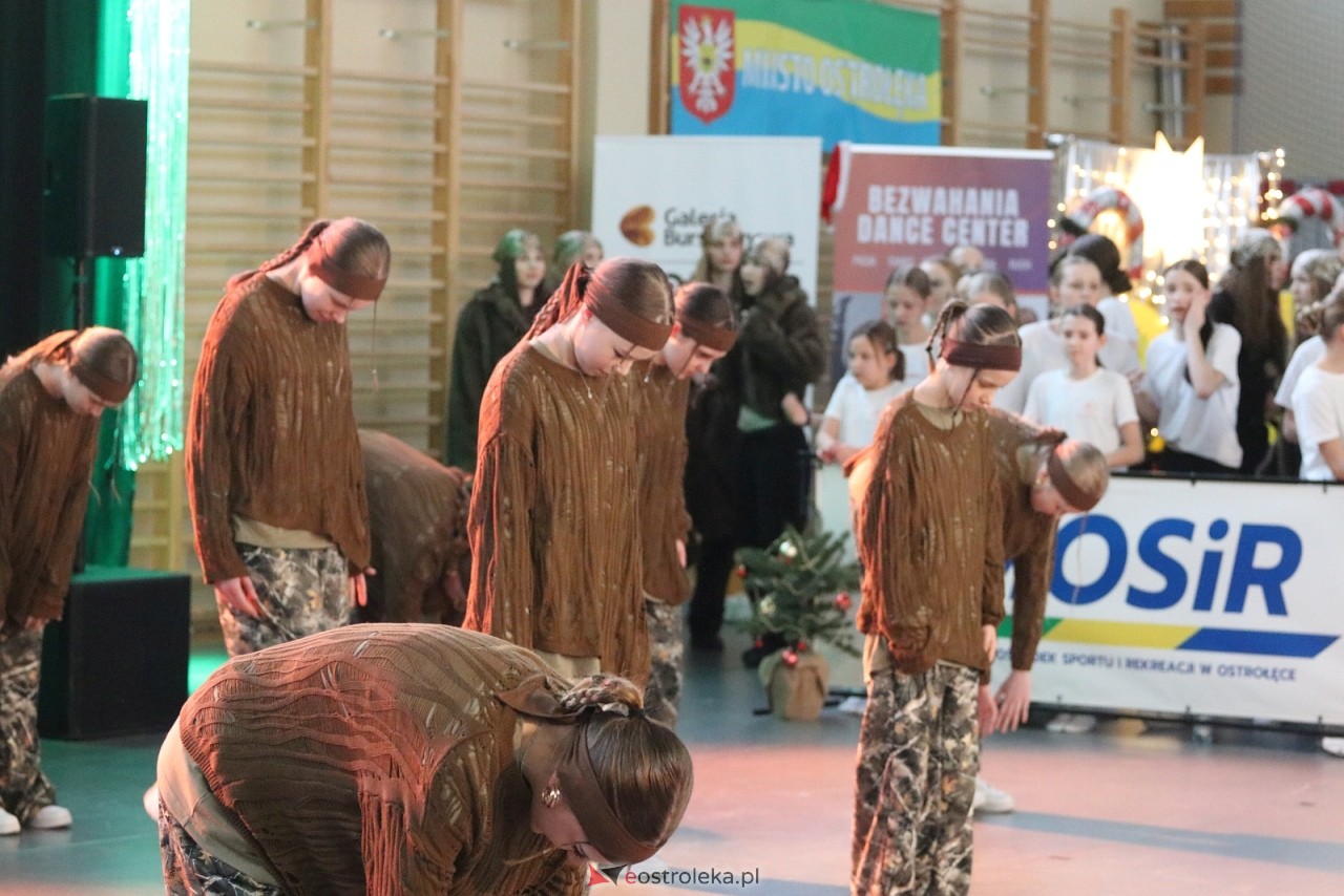 Świąteczna Gala Bezwahania Dance Center [13.12.2025] - zdjęcie #37 - eOstroleka.pl