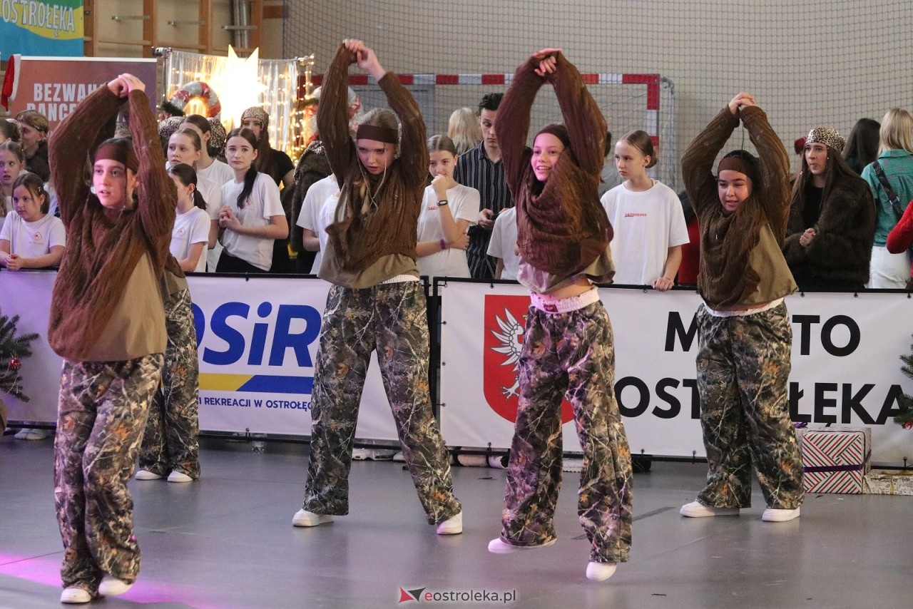 Świąteczna Gala Bezwahania Dance Center [13.12.2025] - zdjęcie #34 - eOstroleka.pl