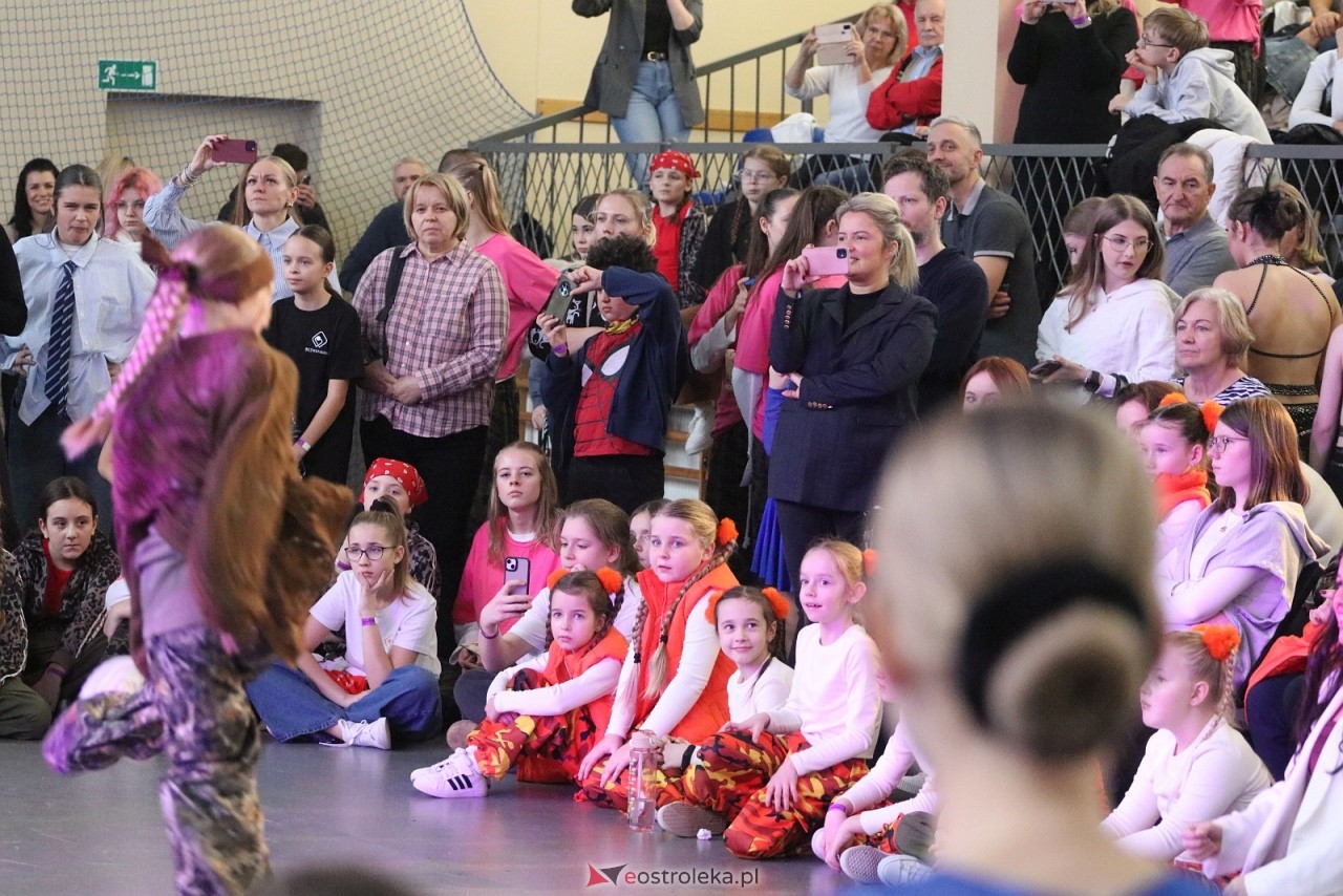 Świąteczna Gala Bezwahania Dance Center [13.12.2025] - zdjęcie #32 - eOstroleka.pl