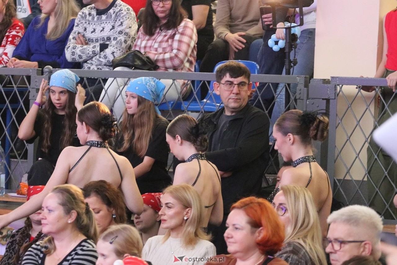 Świąteczna Gala Bezwahania Dance Center [13.12.2025] - zdjęcie #30 - eOstroleka.pl