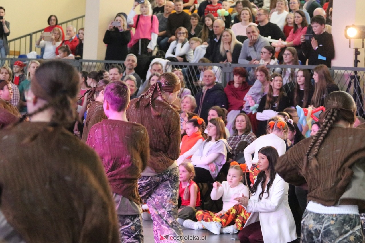 Świąteczna Gala Bezwahania Dance Center [13.12.2025] - zdjęcie #27 - eOstroleka.pl